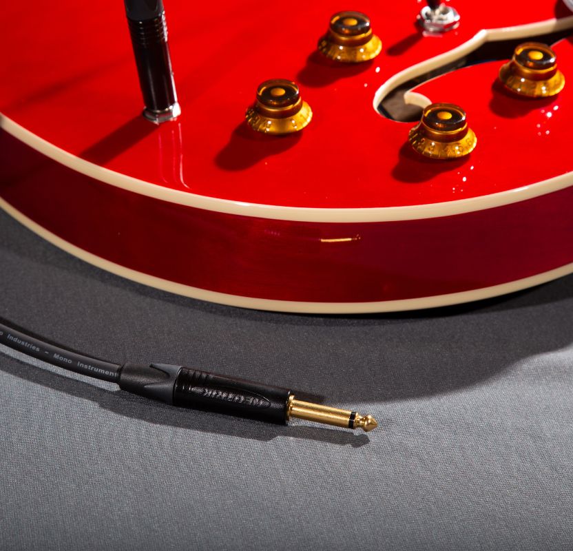 GUITAR CABLES